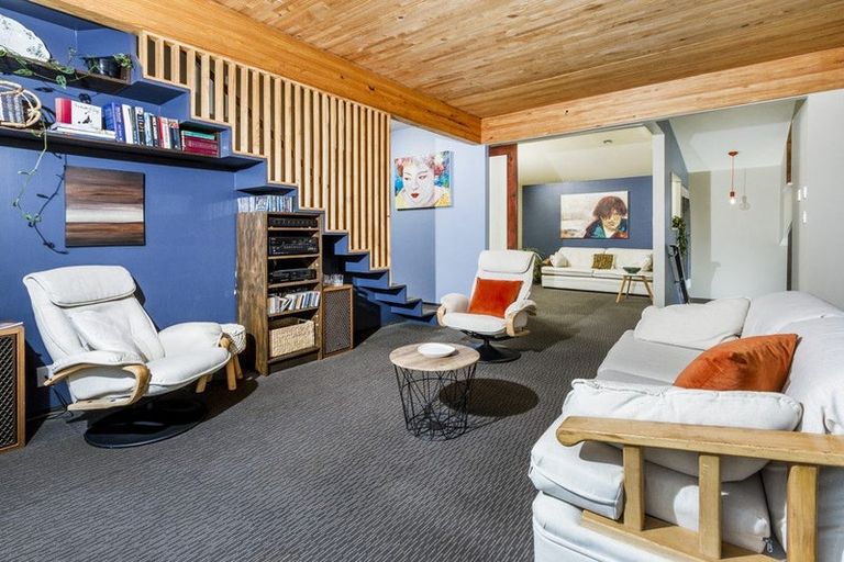 Photo of property in 39a Forrest Hill Road, Milford, Auckland, 0620