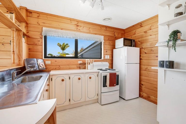 Photo of property in 22a Ngatira Place, Snells Beach, 0920