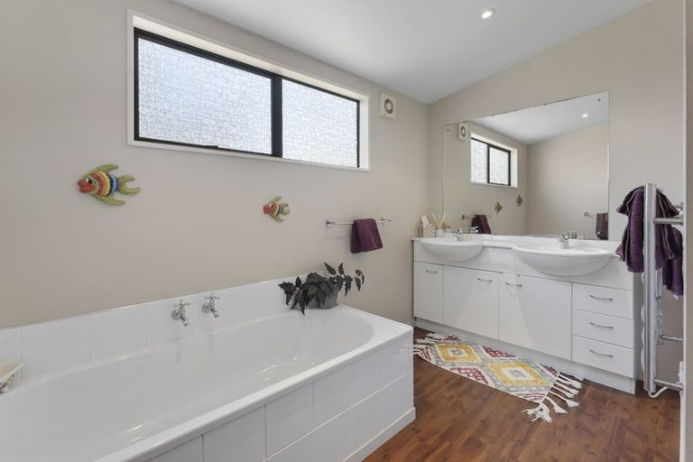 Photo of property in 2 Thompsons Road, Belfast, Christchurch, 8051