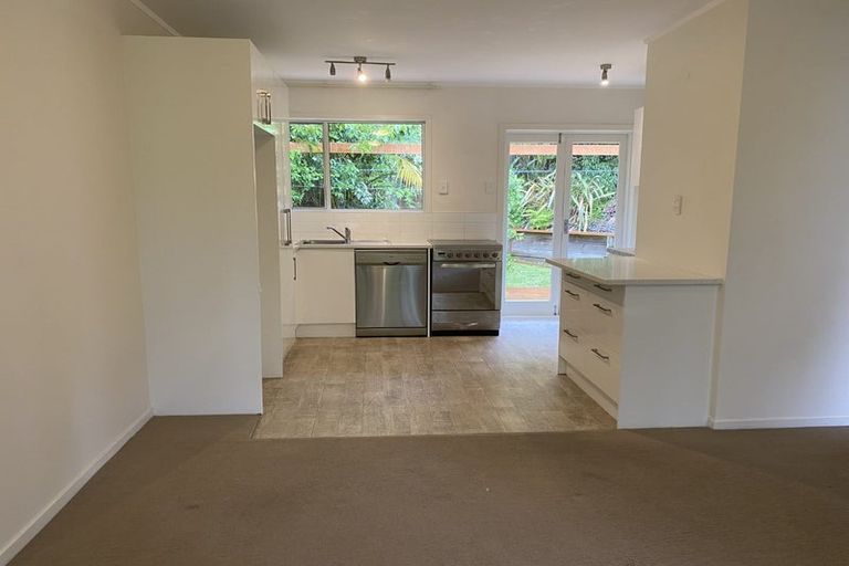 Photo of property in 2/28 Morton Avenue, Forrest Hill, Auckland, 0620