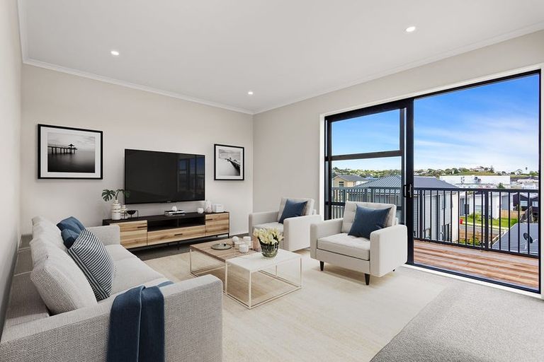 Photo of property in 28 Symes Drive, Red Beach, 0932