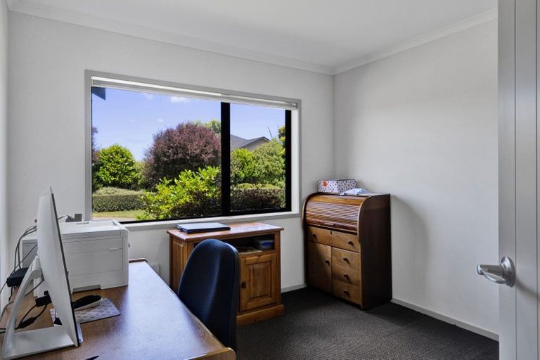 Photo of property in 3 Larlin Heights, Hawera, 4675