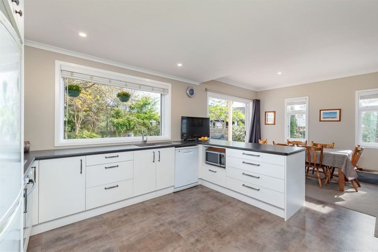 Photo of property in 51 Pohutukawa Street, Woburn, Lower Hutt, 5010