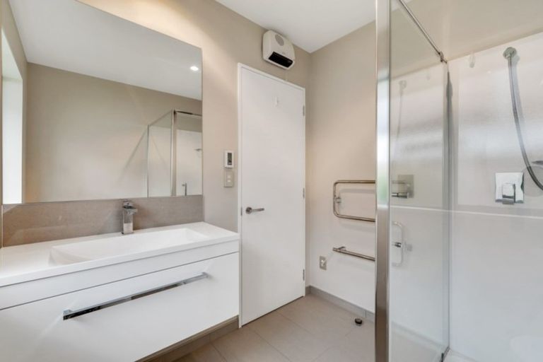 Photo of property in 72 Shillingford Boulevard, Rolleston, 7615