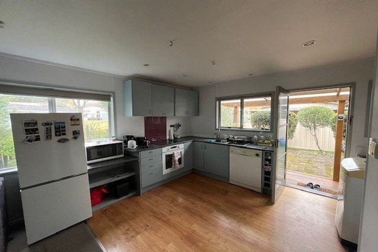 Photo of property in 2/8 Putney Place, Ranui, Auckland, 0612