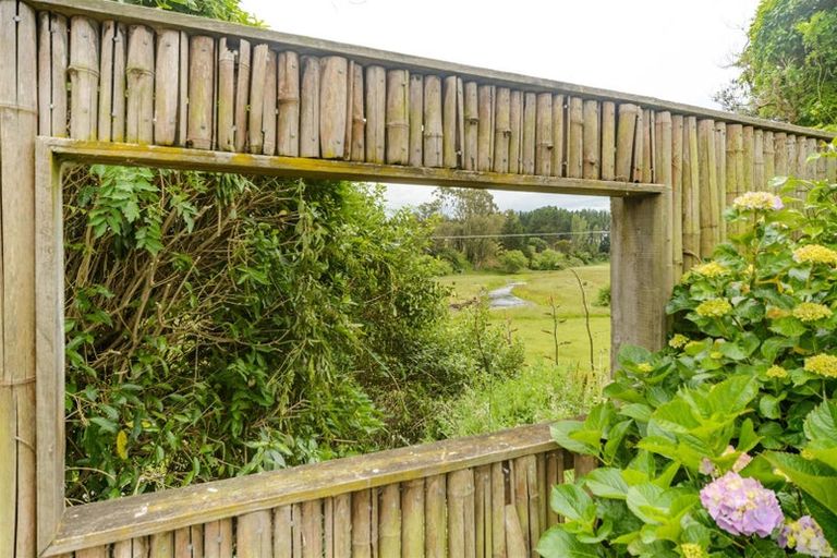 Photo of property in 273 Parewanui Road, Bulls, 4894