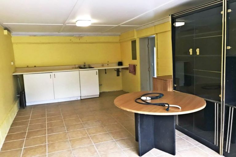 Photo of property in 2/81 Arran Road, Browns Bay, Auckland, 0630