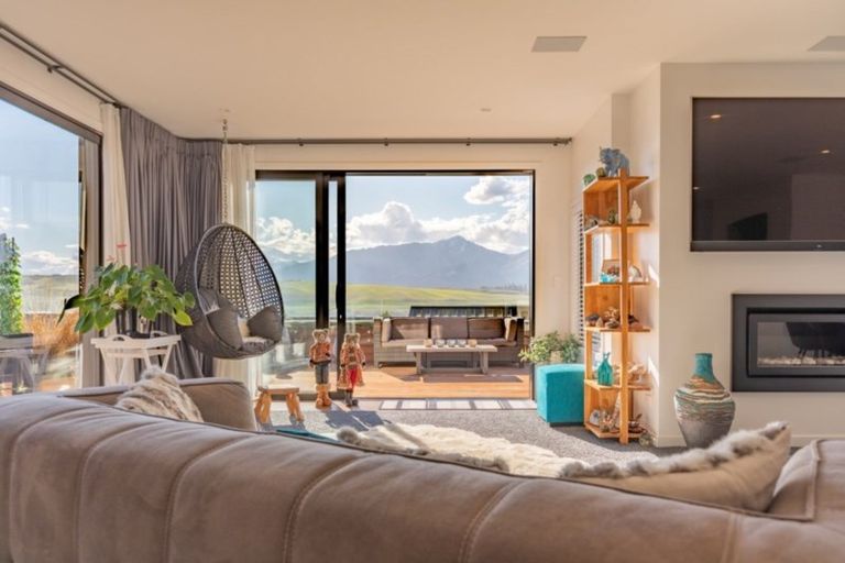 Photo of property in 2/27 Rannoch Drive, Jacks Point, Queenstown, 9371