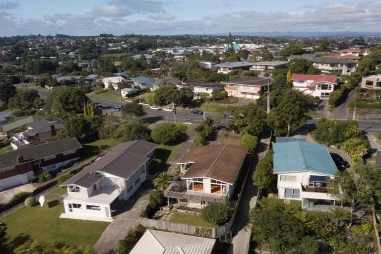 Photo of property in 1/60 Chivalry Road, Glenfield, Auckland, 0629