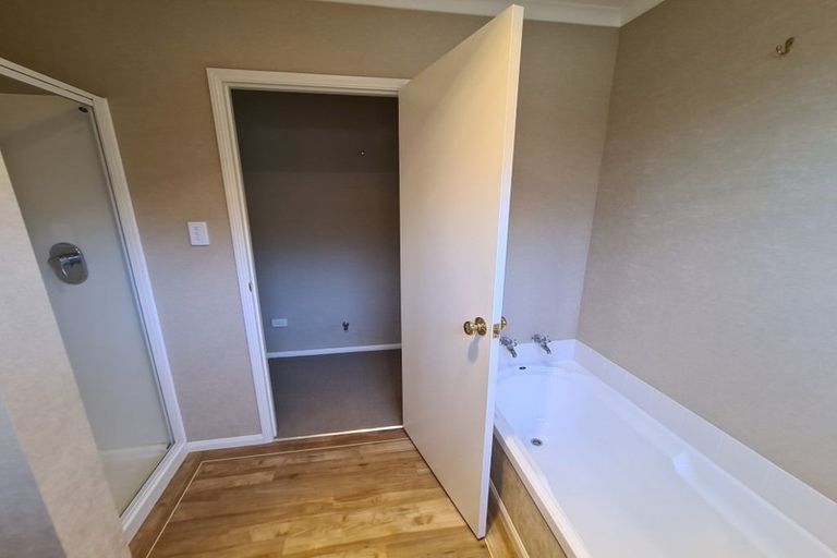 Photo of property in 14 Whiteley Street, Moturoa, New Plymouth, 4310