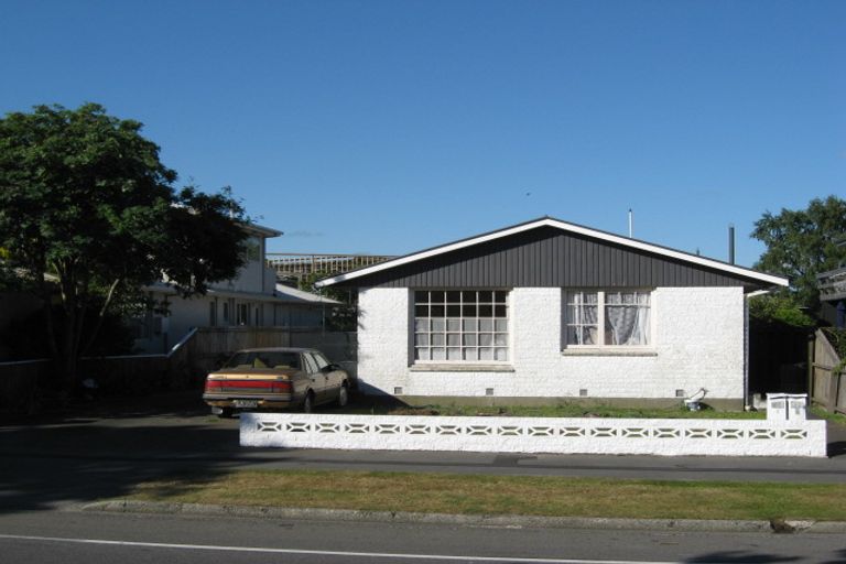 Photo of property in 2/400 Memorial Avenue, Burnside, Christchurch, 8053