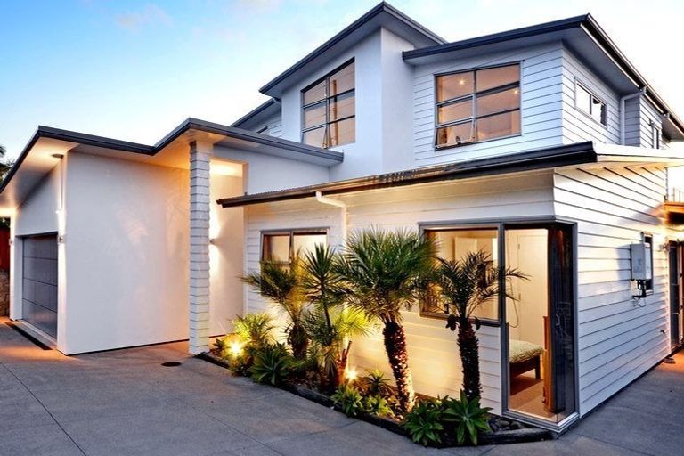 Photo of property in 108 Kittiwake Drive, Schnapper Rock, Auckland, 0632