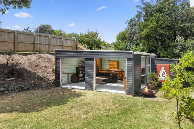 Photo of property in 16 Mahoe Street, Otaki Beach, Otaki, 5512