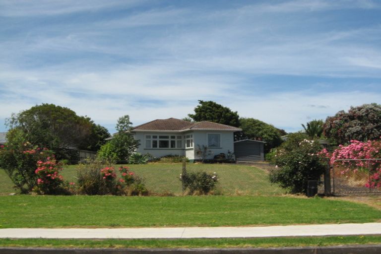 Photo of property in 21 Crispe Road, Clarks Beach, 2122