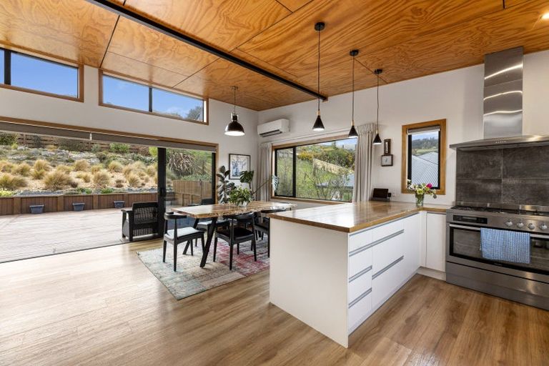 Photo of property in 16 Glendermid Close, Sawyers Bay, Port Chalmers, 9023