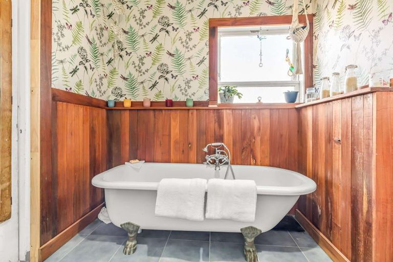 Photo of property in 19 Hydro Road, Edgecumbe, 3120