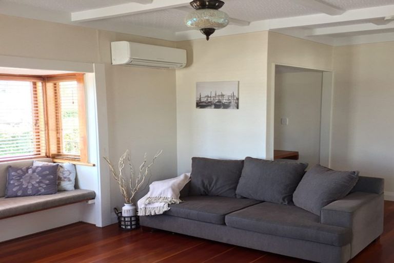 Photo of property in 36 Esmonde Road, Takapuna, Auckland, 0622