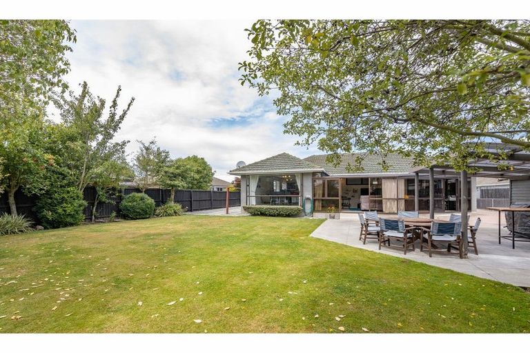 Photo of property in 10 Lovelock Street, Dallington, Christchurch, 8061