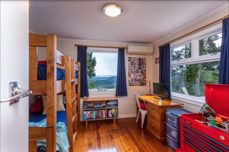 Photo of property in 114 Scenic Drive, Titirangi, Auckland, 0604