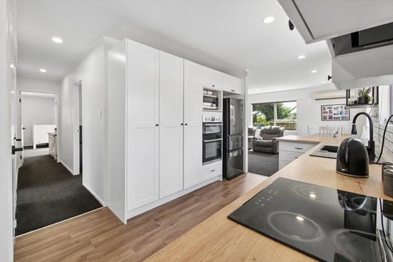 Photo of property in 12 Conifer Place, Te Puke, 3119