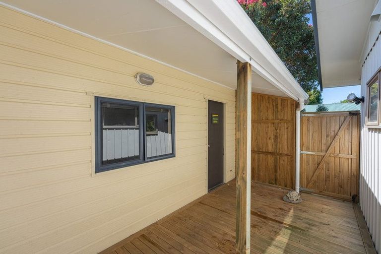 Photo of property in 18 Hicks Crescent, Waikanae Beach, Waikanae, 5036