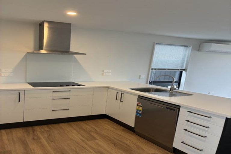 Photo of property in 5 Wheatsheaf Lane, Heathcote Valley, Christchurch, 8022