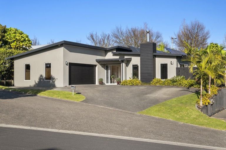 Photo of property in 8 Caldera Close, Pyes Pa, Tauranga, 3112