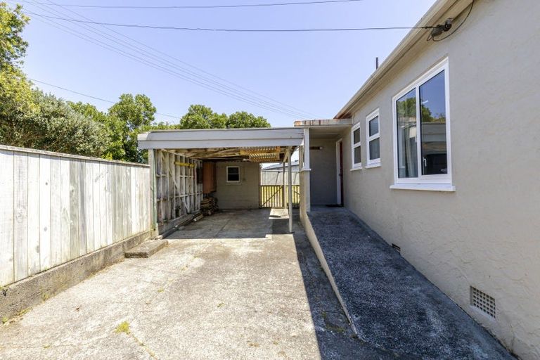Photo of property in 10 Chard Street, Westown, New Plymouth, 4310