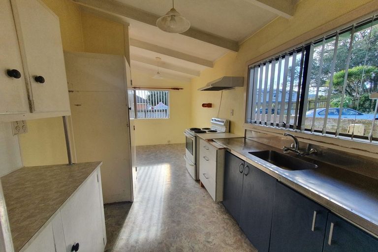 Photo of property in 4104 Great North Road, Glen Eden, Auckland, 0602