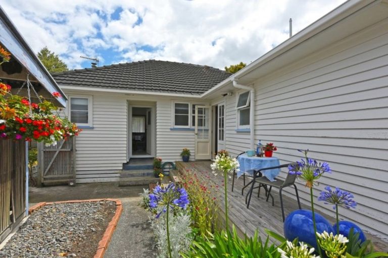 Photo of property in 29 Oxford Crescent, Ebdentown, Upper Hutt, 5018