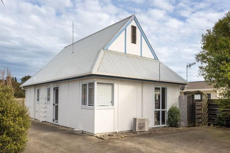 Photo of property in 60 Newton Place, Westbrook, Palmerston North, 4412