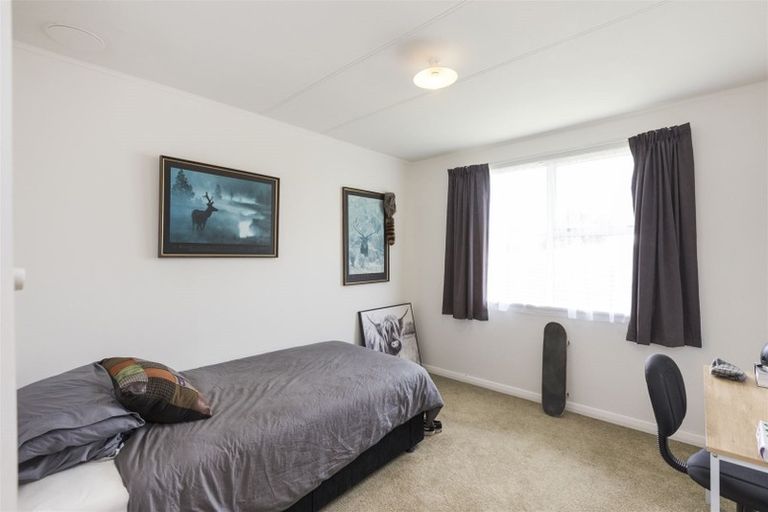 Photo of property in 4 Tingey Place, Awapuni, Palmerston North, 4412