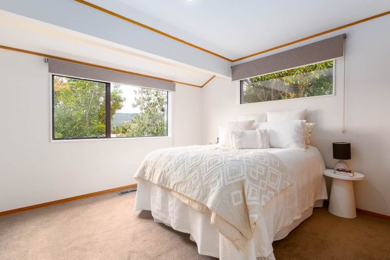 Photo of property in 15 Duval Grove, Tawa, Wellington, 5028