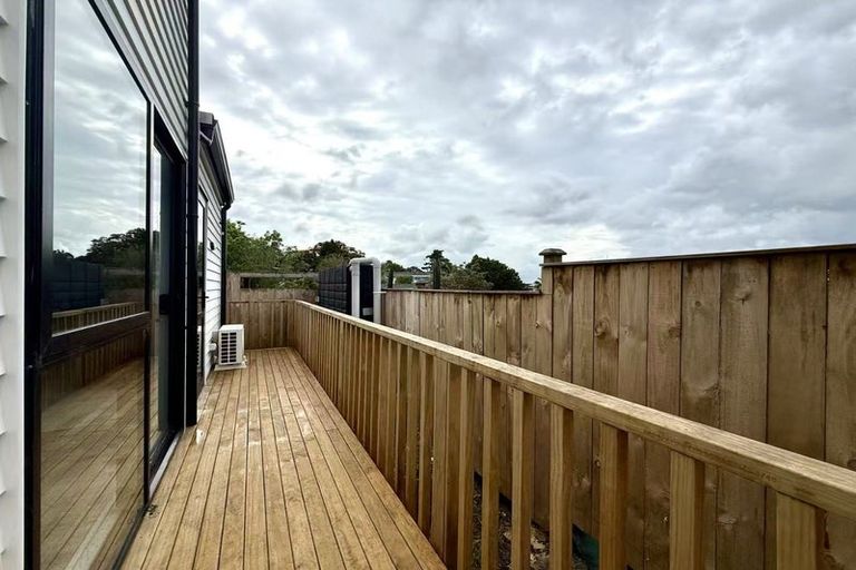 Photo of property in 19f Cedar Heights Avenue, Massey, Auckland, 0614