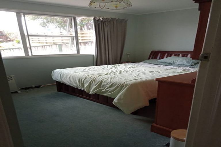 Photo of property in 28 Mayfield Road, Glenfield, Auckland, 0629