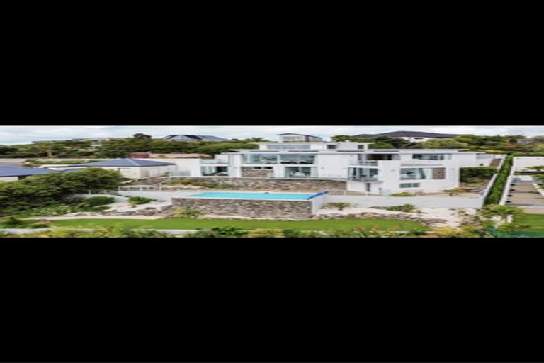 Photo of property in 4 Gazelle Lane, Redcliffs, Christchurch, 8081