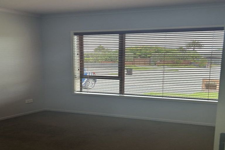 Photo of property in 23 Delta Mews Place, Clive, 4102