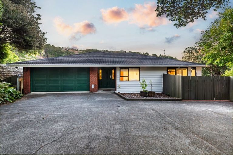 Photo of property in 20 Exploration Way, Whitby, Porirua, 5024