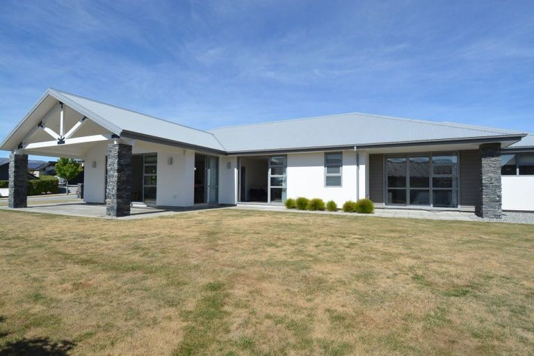 Photo of property in 4 Avalanche Place, Wanaka, 9305