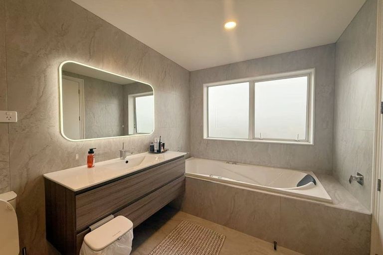 Photo of property in 249 West Hoe Heights, Orewa, 0931