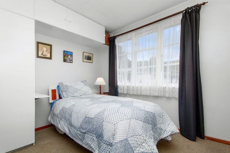 Photo of property in 15 Chittick Street, Stokes Valley, Lower Hutt, 5019