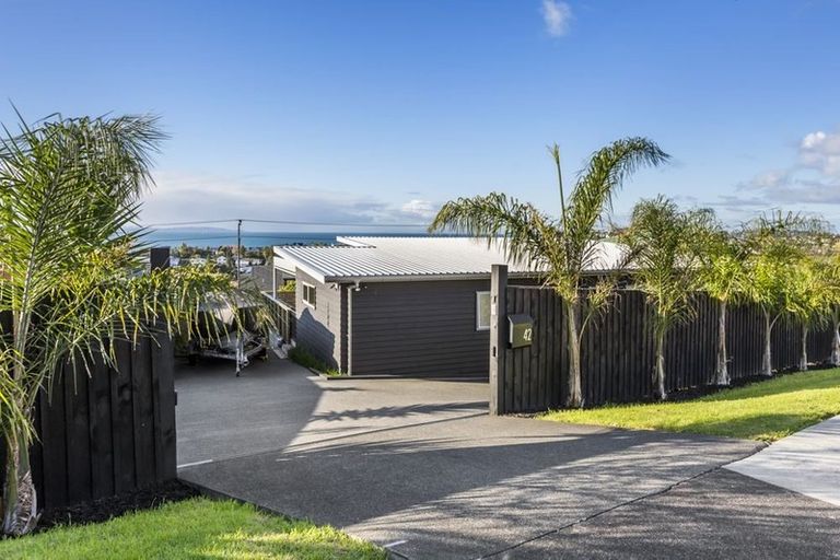 Photo of property in 42 Brightside Road, Stanmore Bay, Whangaparaoa, 0932