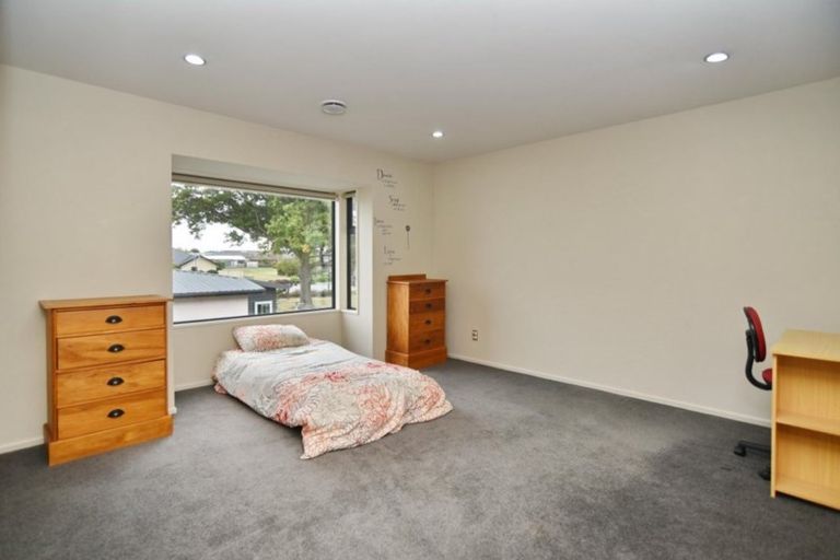 Photo of property in 8 Cunneen Place, Aidanfield, Christchurch, 8025