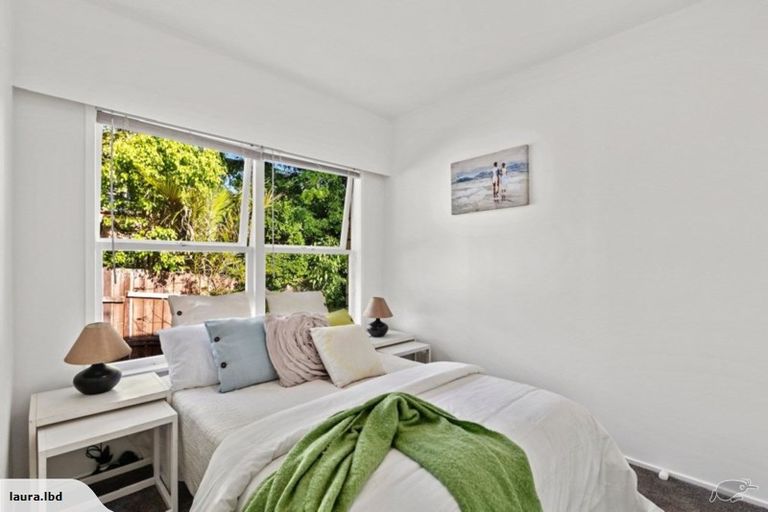 Photo of property in 2/12a Ondine Place, Glenfield, Auckland, 0629