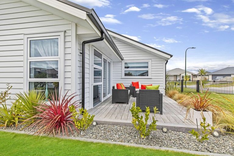Photo of property in 1 Wahaika Way, Papamoa Beach, Papamoa, 3118