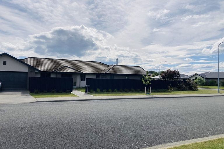 Photo of property in 10 Devlin Avenue, Rangiora, 7400