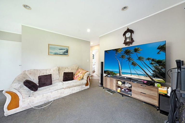 Photo of property in 19 Lynwood Road, New Lynn, Auckland, 0600