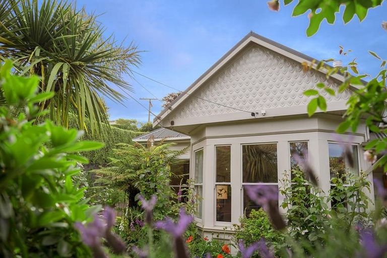 Photo of property in 12 Springhill Road, Mornington, Dunedin, 9011