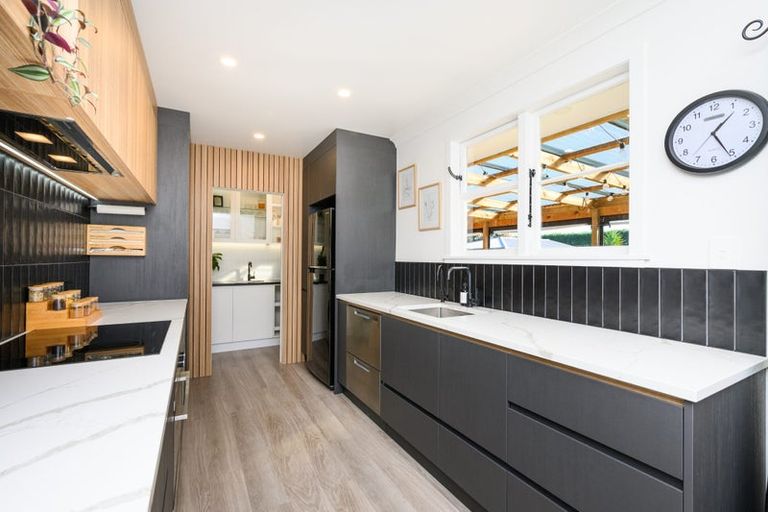 Photo of property in 33 Benmore Avenue, Cloverlea, Palmerston North, 4412