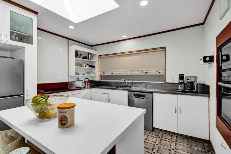 Photo of property in 11 Dieffenbach Street, Opunake, 4616